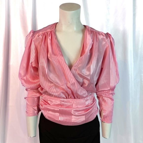 VINTAGE SILKY  TOUCH WRAP HEART TOP BARBIE PINK POLYESTER TOP PLUNGING NECK TOP - Picture 3 of 10
